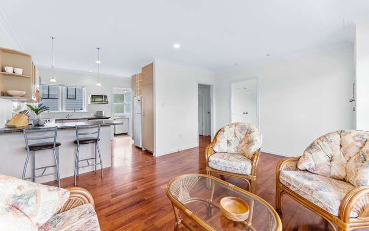 2/174 East Coast Road Forrest Hill_2