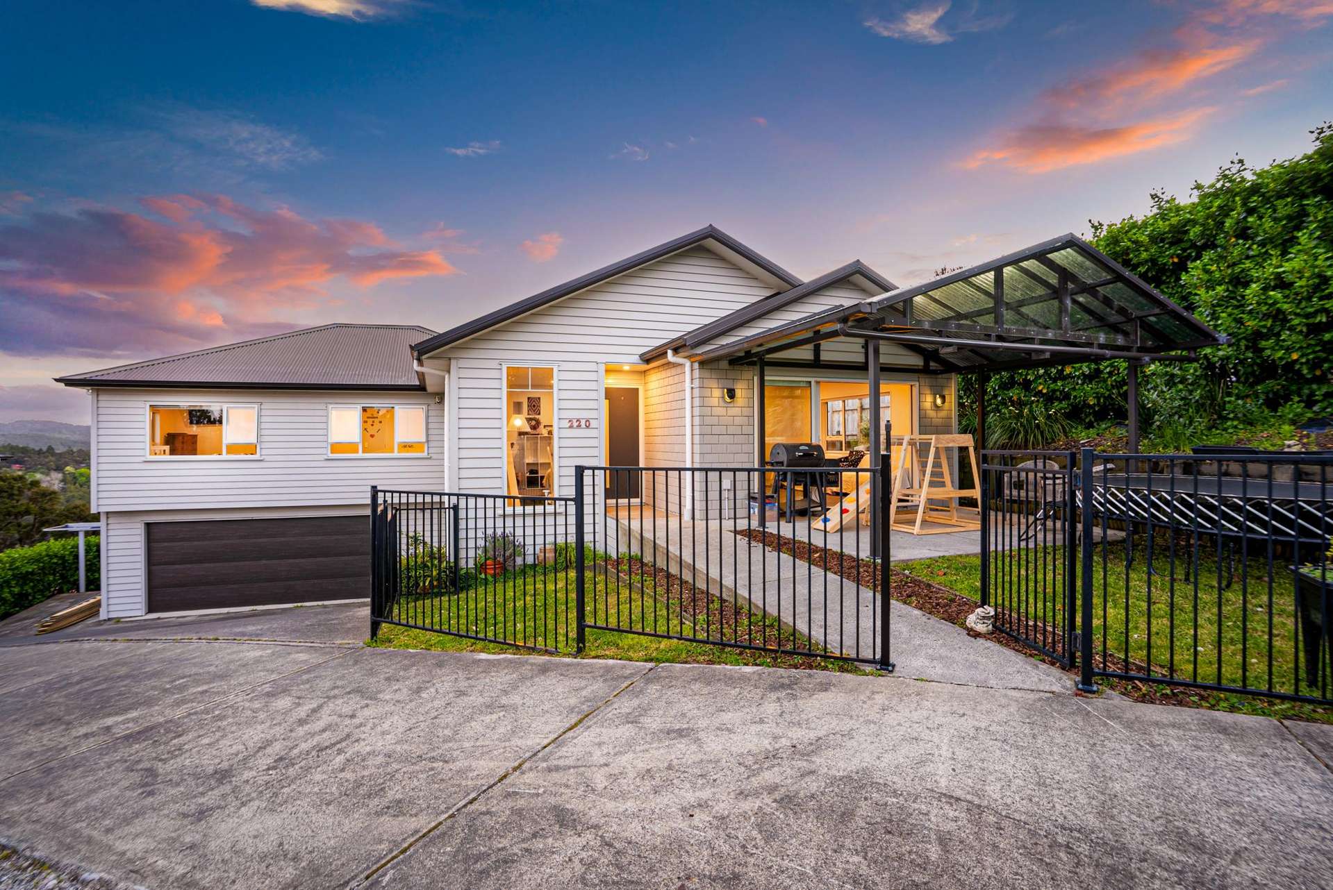 220 Forest Hill Road Waiatarua_0