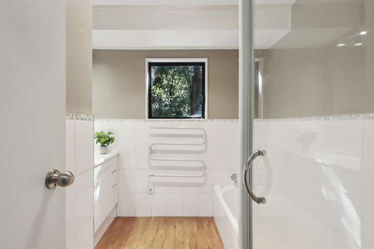 420 Scenic Drive Waiatarua_12