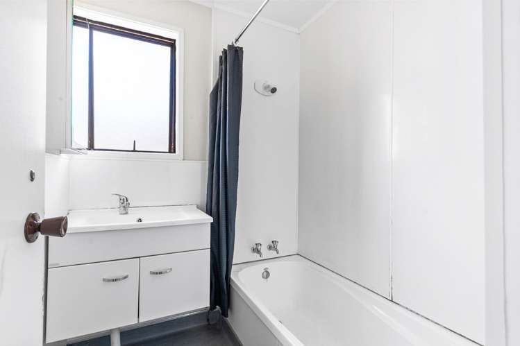 2/4 Rebecca Rise Weymouth_14