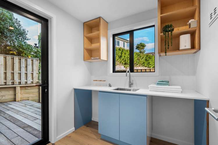 1/164 Soleares Avenue Mount Pleasant_27