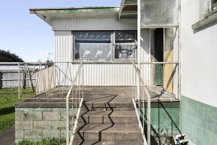 18 Sturges Avenue_2