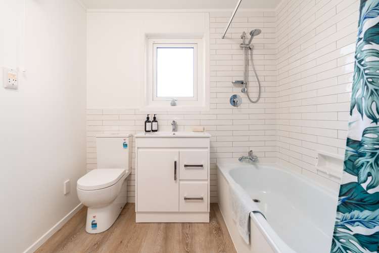 113 Queens Drive Lyall Bay_8