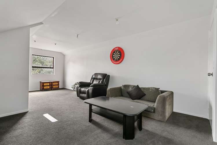 2/11 Beach Road Pahurehure_12