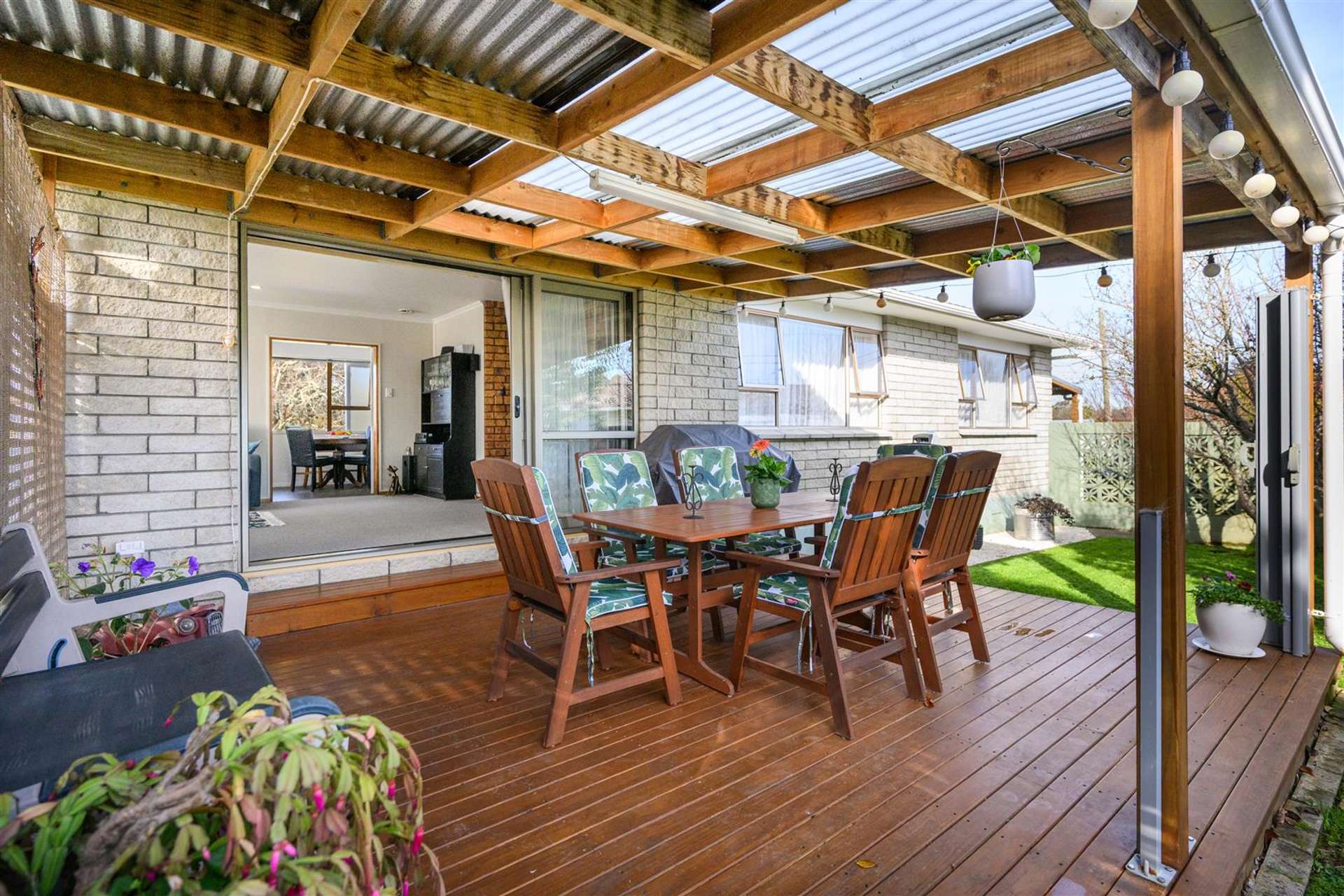 21 Flower Street Bulls_0