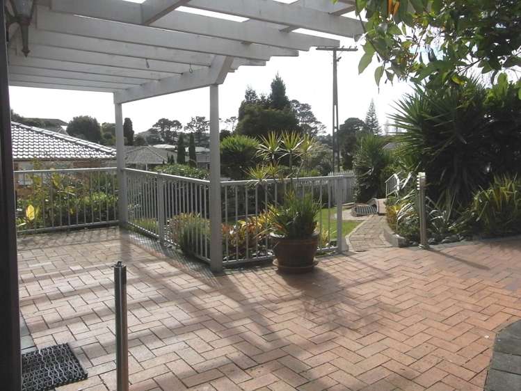 6 Windermere Crescent Blockhouse Bay_14