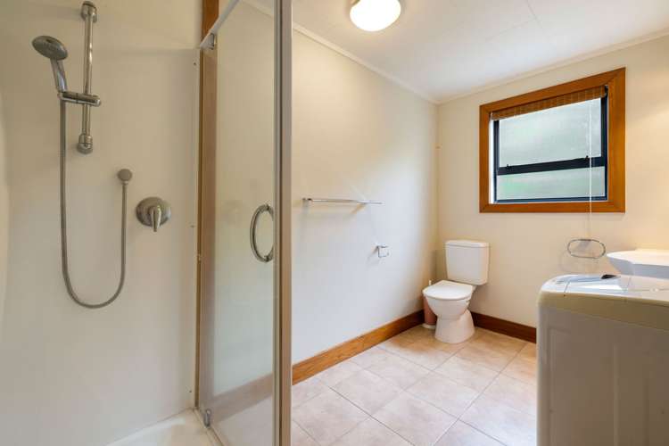 76 Lake Crescent Hamilton Lake_29