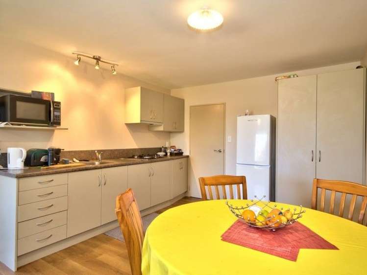 7 Greenstone Place Fernhill/Sunshine Bay_12