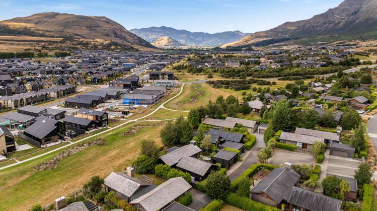 7 Reading Court Jacks Point_36