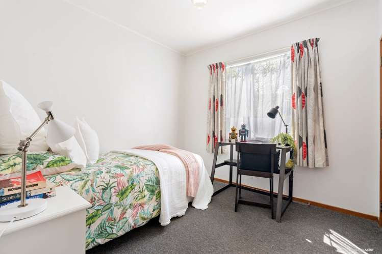 52 Glengarry Road Glen Eden_13