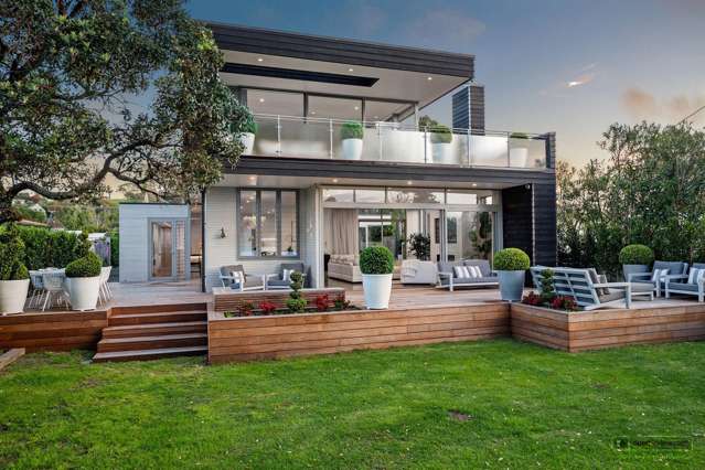 Expansive Luxury - Beachfront Access!