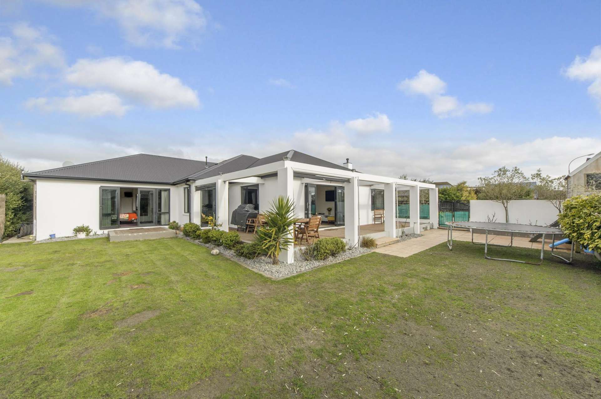 24 Glastonbury Drive Burwood_0