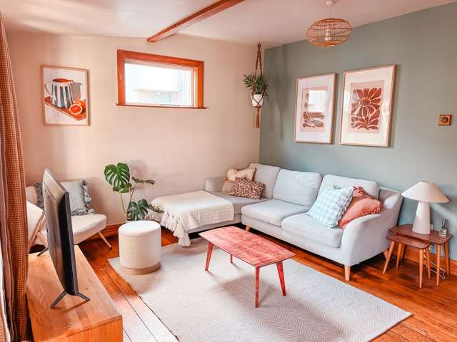 Renovated Cottage St Albans- fully furnished 2 brm