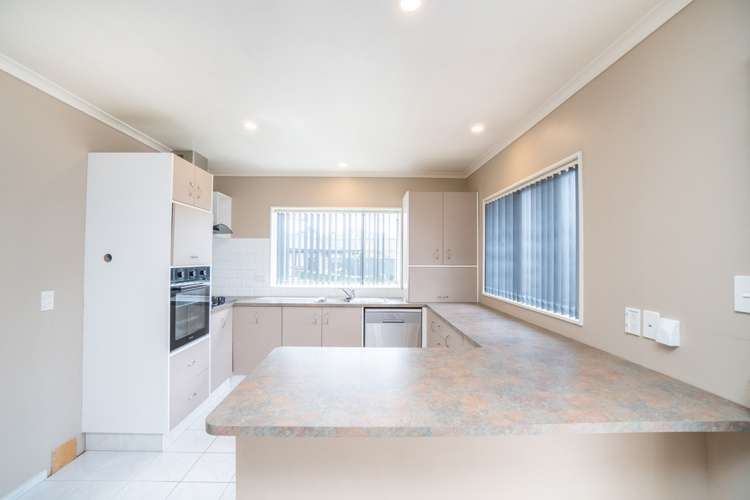 31 Strachan Way Highbury_2