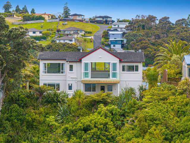 Clifftop Residence with Stunning Views