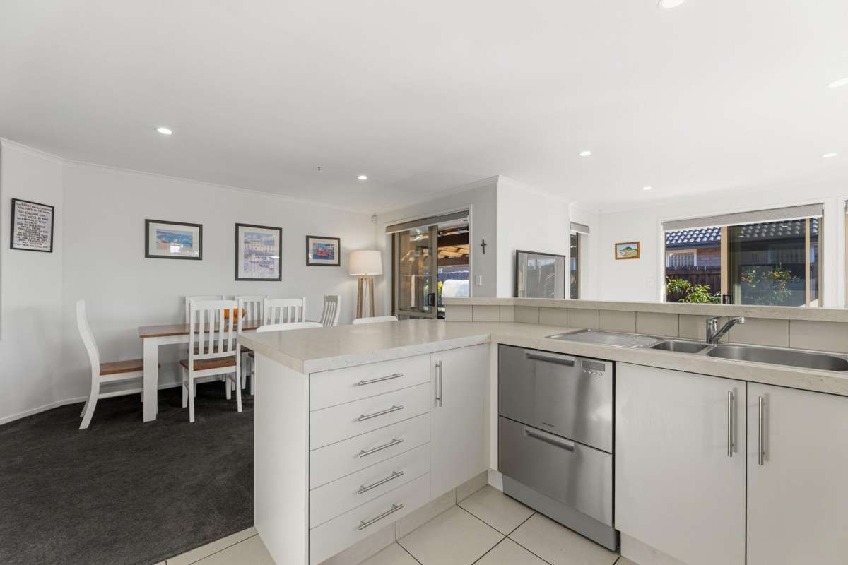 120 Doncaster Drive_2