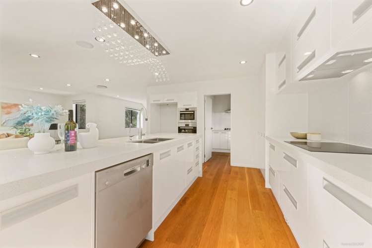 2/11A Parr Terrace Castor Bay_15