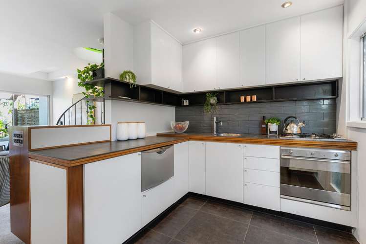 4/10 George Street Mount Eden_2