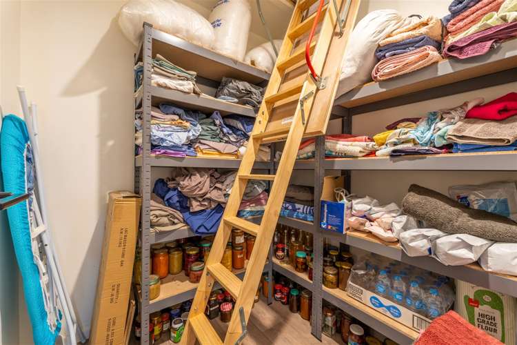 4 Anne Street Cave_15