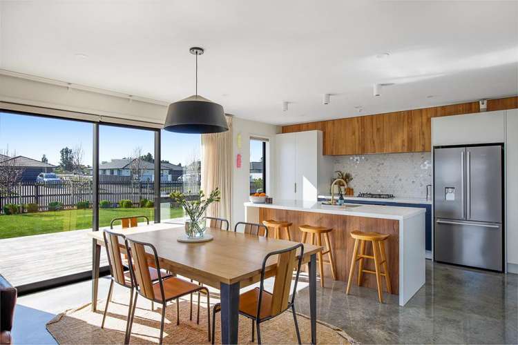 29 Honeyfield Drive Whalers Gate_4