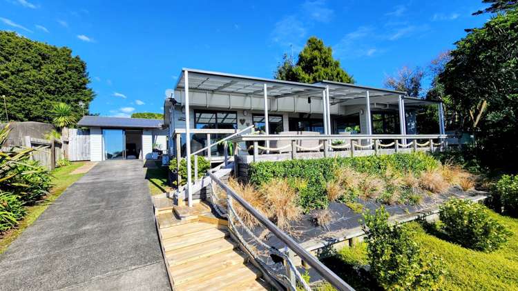 512 Grahams Beach Road Awhitu_3