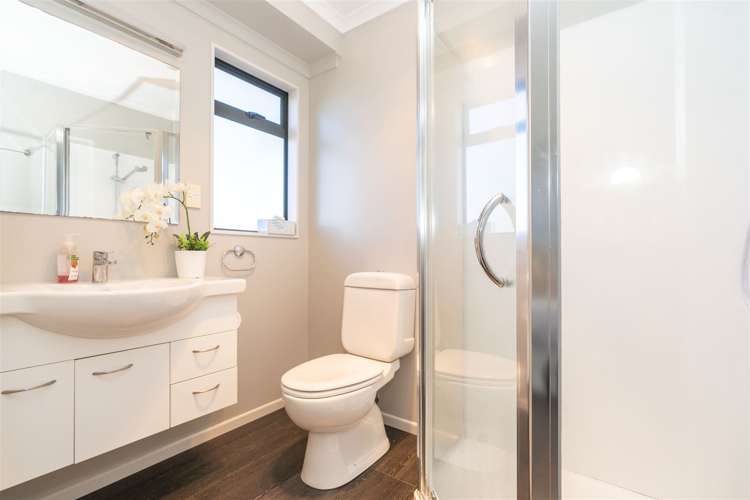 8 Pointon Glade Grandview Heights_18