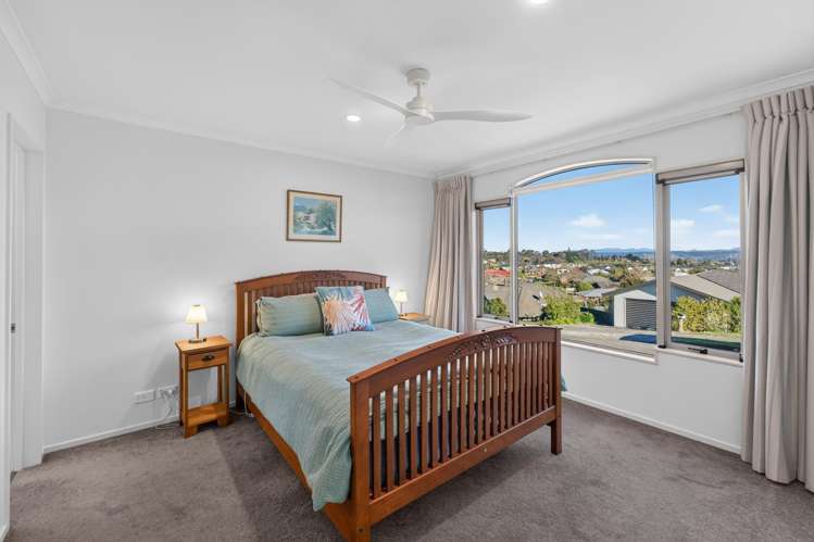 31 Olympus Way Richmond_17