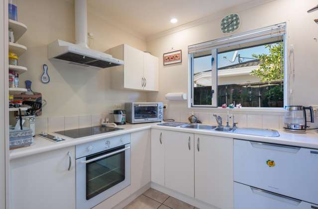 5 Sorrento Way The Wood_2