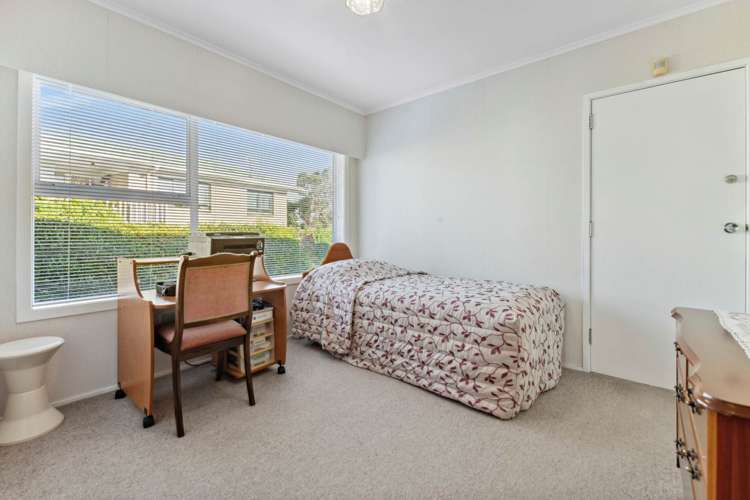 16 Imatra Place Sunnyhills_23