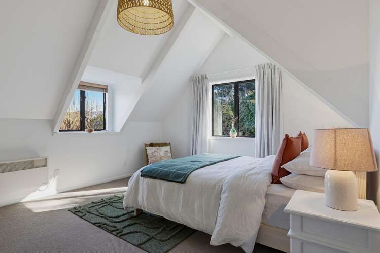 6888E Christchurch Akaroa Road Takamatua_16