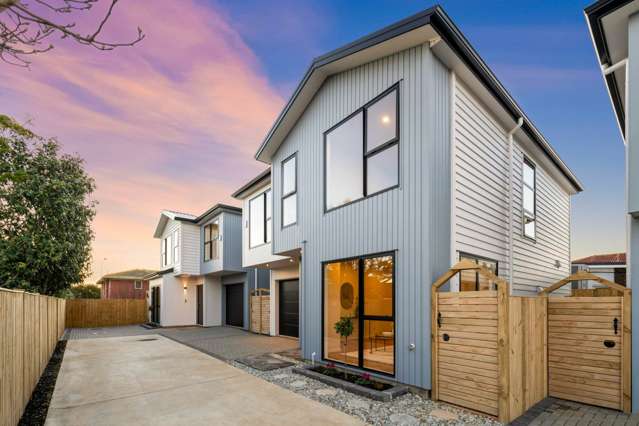 Corner Stand-alone House, Walk to TOP School