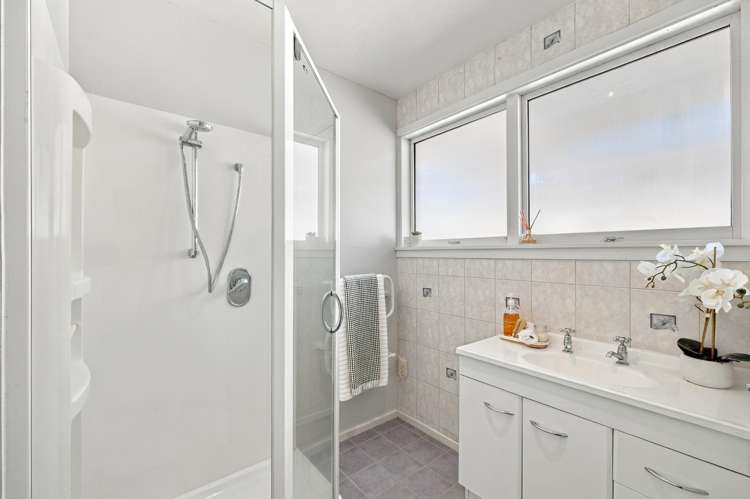 48 Waitikiri Drive Parklands_11