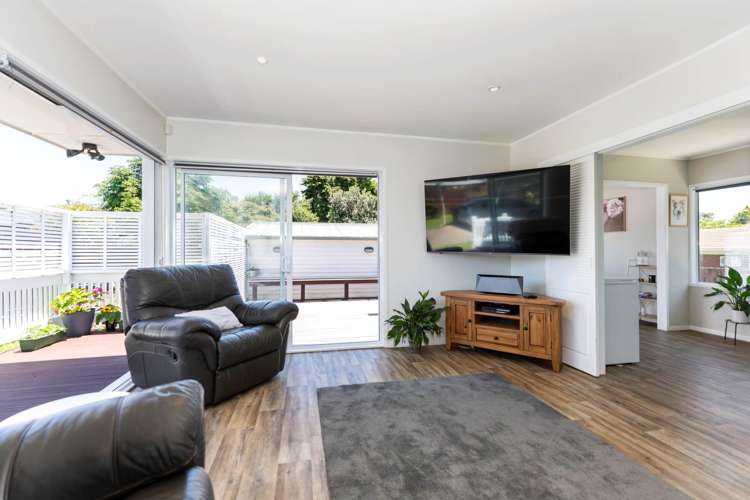 11 Lakeside Drive Pahurehure_16