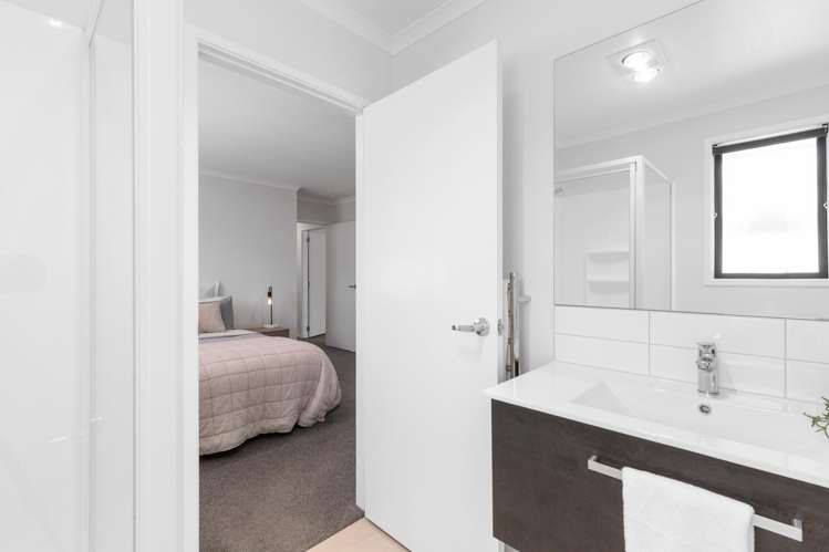 6 Martingale Drive Whitby_14