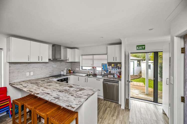 88 Brightside Road Stanmore Bay_4