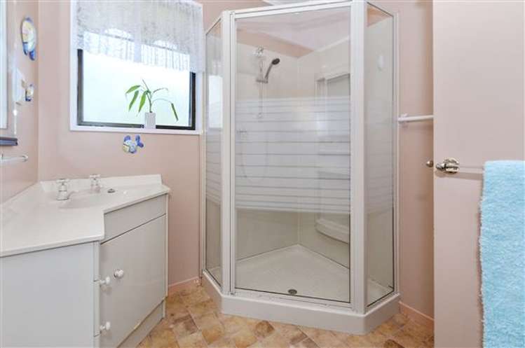 5 Rautawa Place Kawakawa Bay_11