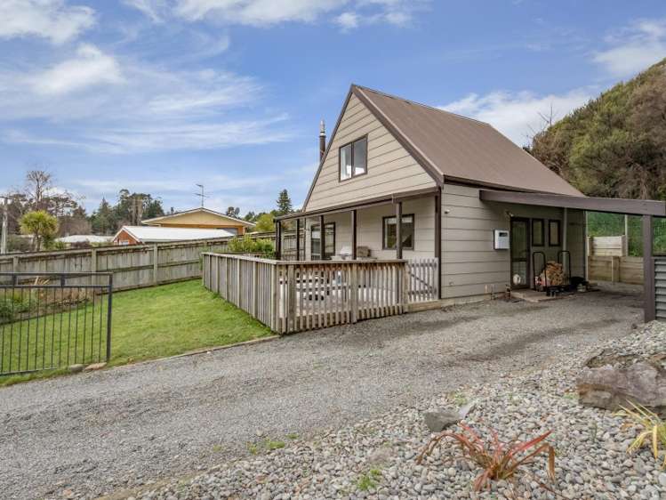 6 Monarch Grove Maoribank_11