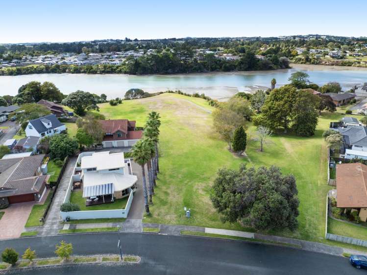 37 RIVERSIDE DRIVE Waiuku_18