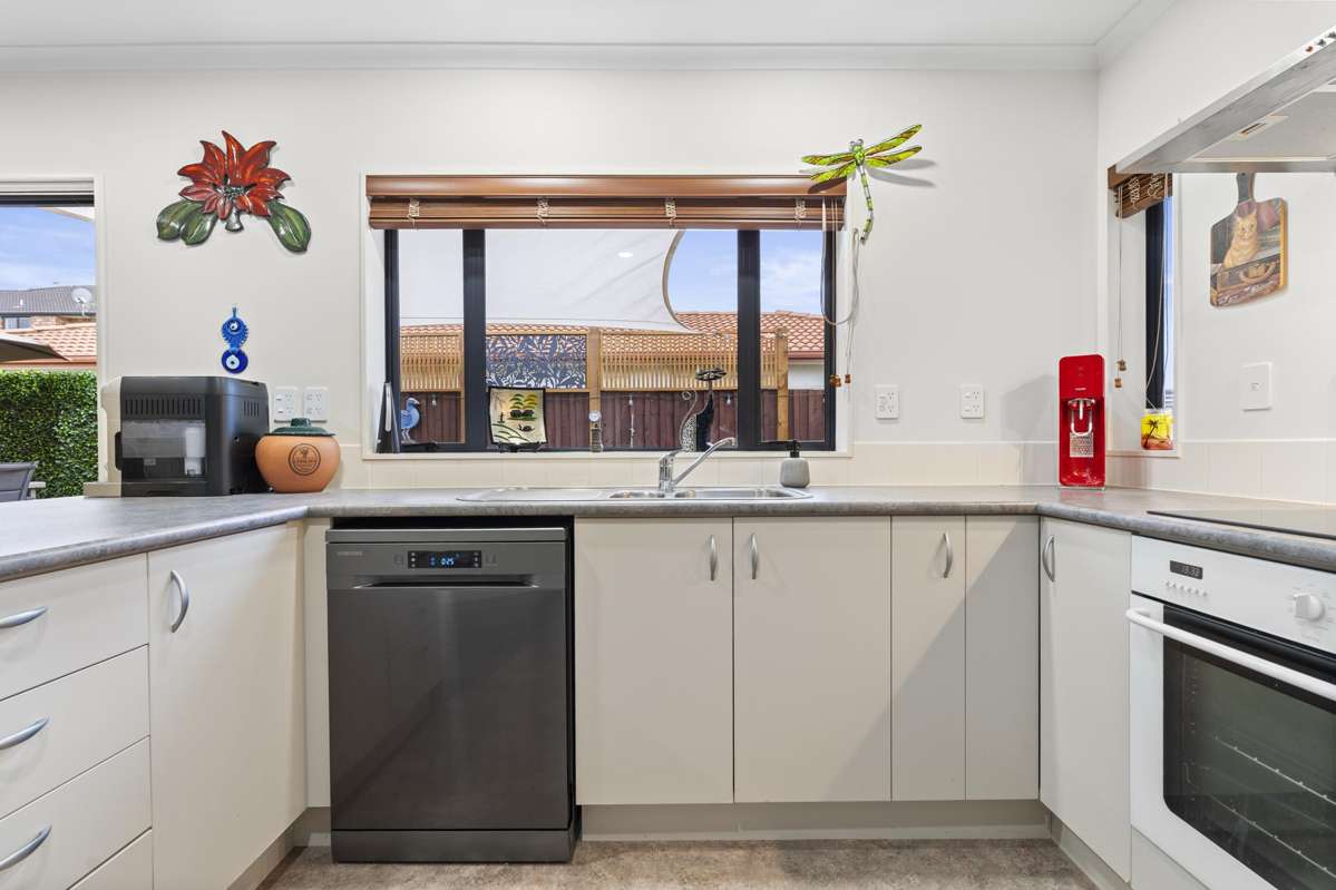 44 Chesterfield Way_5