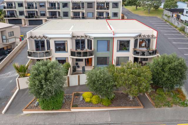 Beachside Living in the Heart of Raumati!