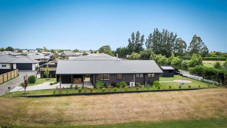 17 Cedric Place Darfield_15