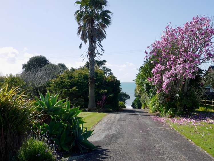 18 Onaero Beach Road Onaero_17