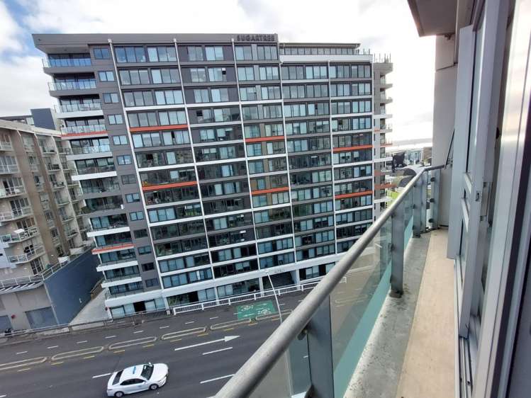 6J/205 Hobson Street 10015_13