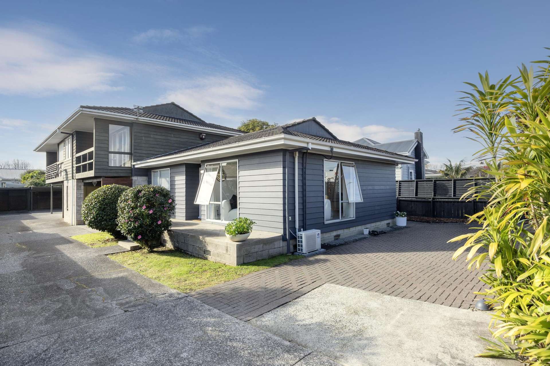 Unit 1/209 Point Chevalier Road Point Chevalier_0