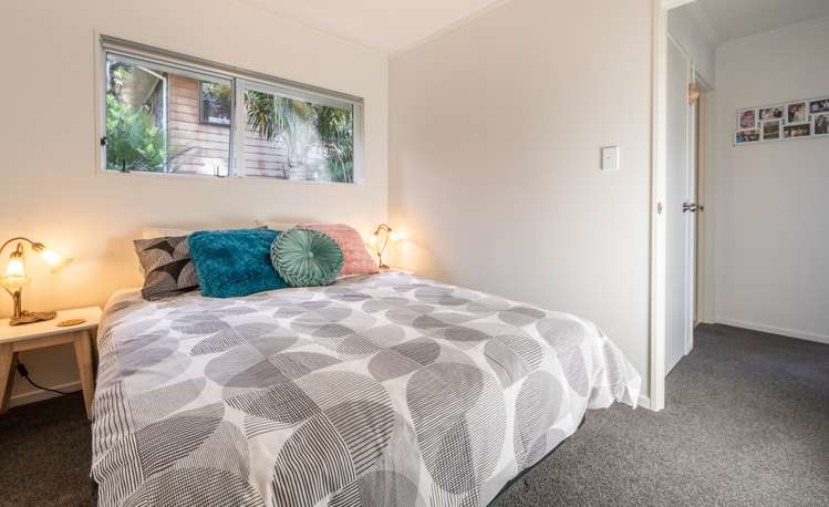 2/117 Glengarry Road Glen Eden_11