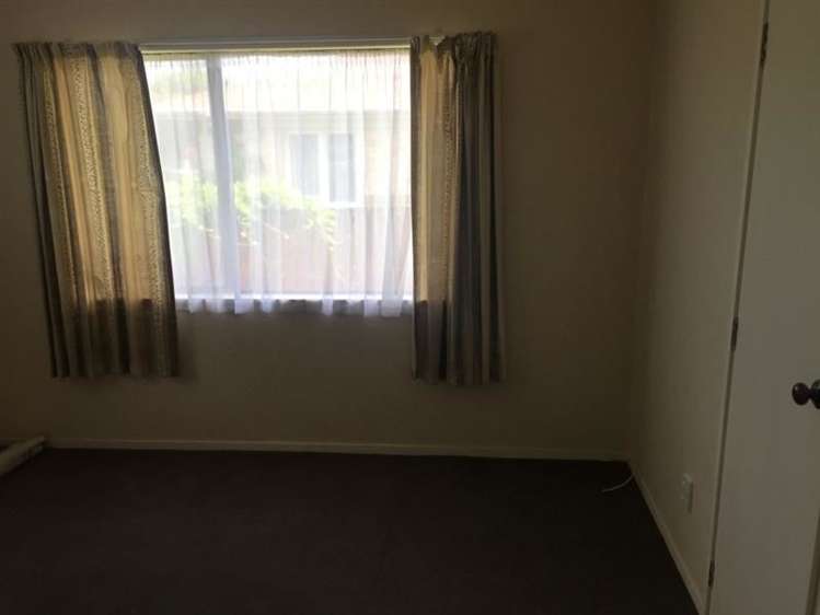 2/139 Clevedon Road Papakura_3