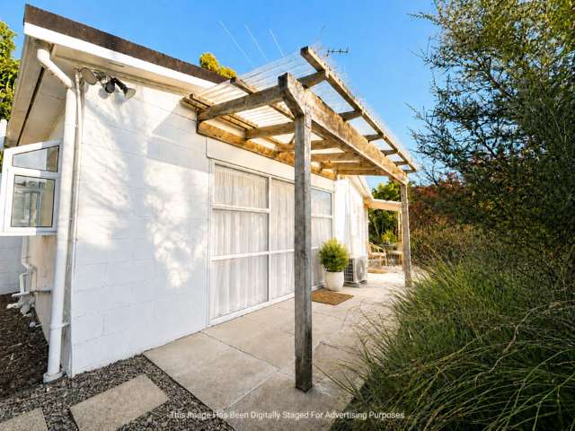 Freshly Renovated One-Bedroom Home in Quiet Pakuranga Setting