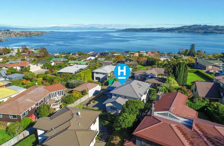 2/31 Kurupae Road Hilltop_1