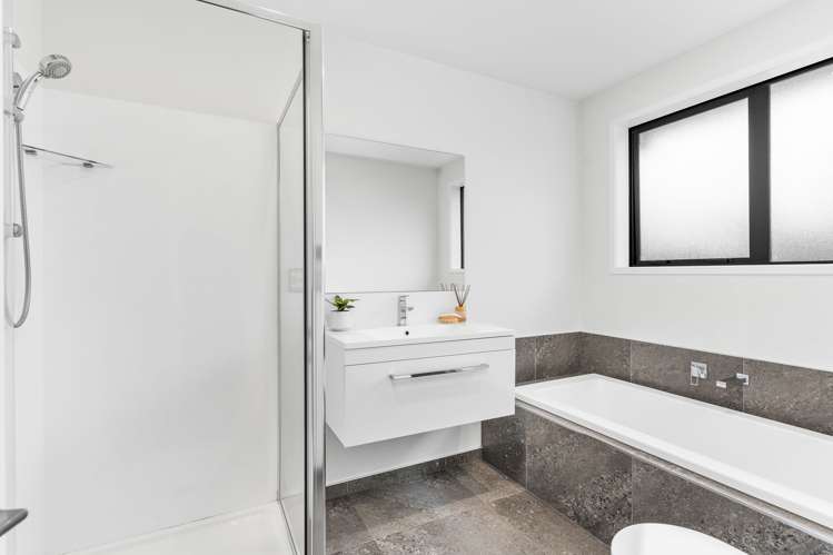 24 Robert Duncan Road Belfast_7