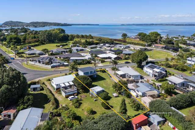 Coastal Dwelling, 825m² No Restrictions + Brand New Roof!